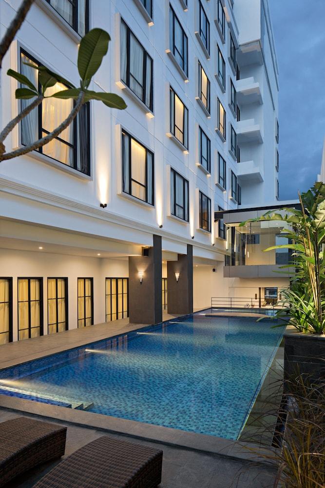 Sutasoma Hotel Jakarta Exterior photo